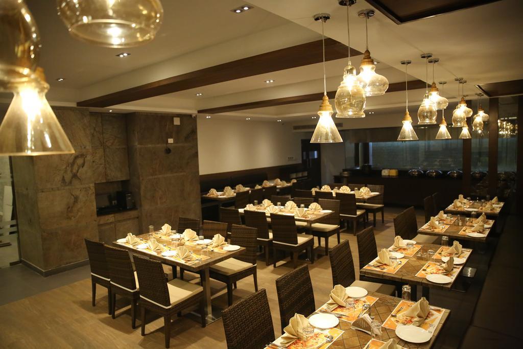 Khanna Fiesta Hotel Vellore Exterior photo